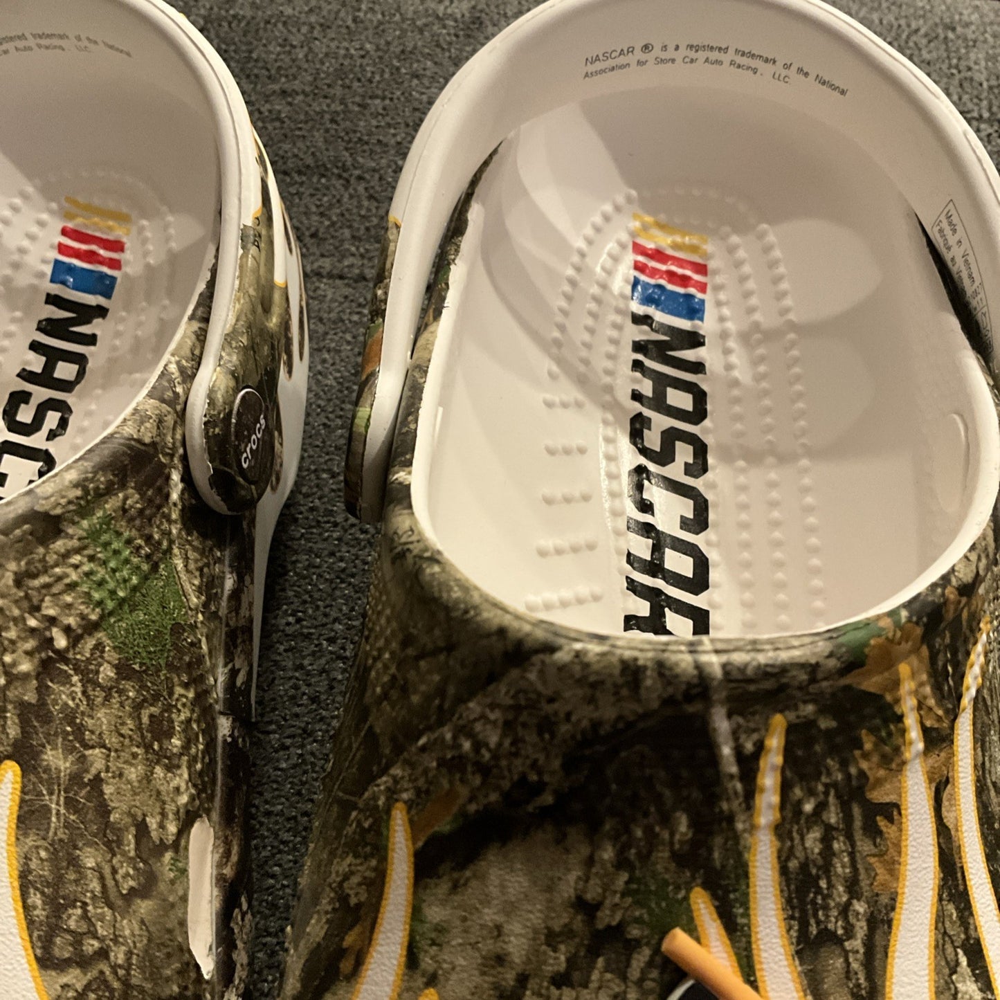 Crocs NASCAR Realtree Clog Camouflage Unisex US M9 W11 New with Tags Charms4