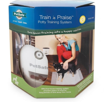 PetSafe Train 'n Praise™ Dog Potty Training System Automatic Treat Dispenser with Moisture Detection Pee Pads Kit