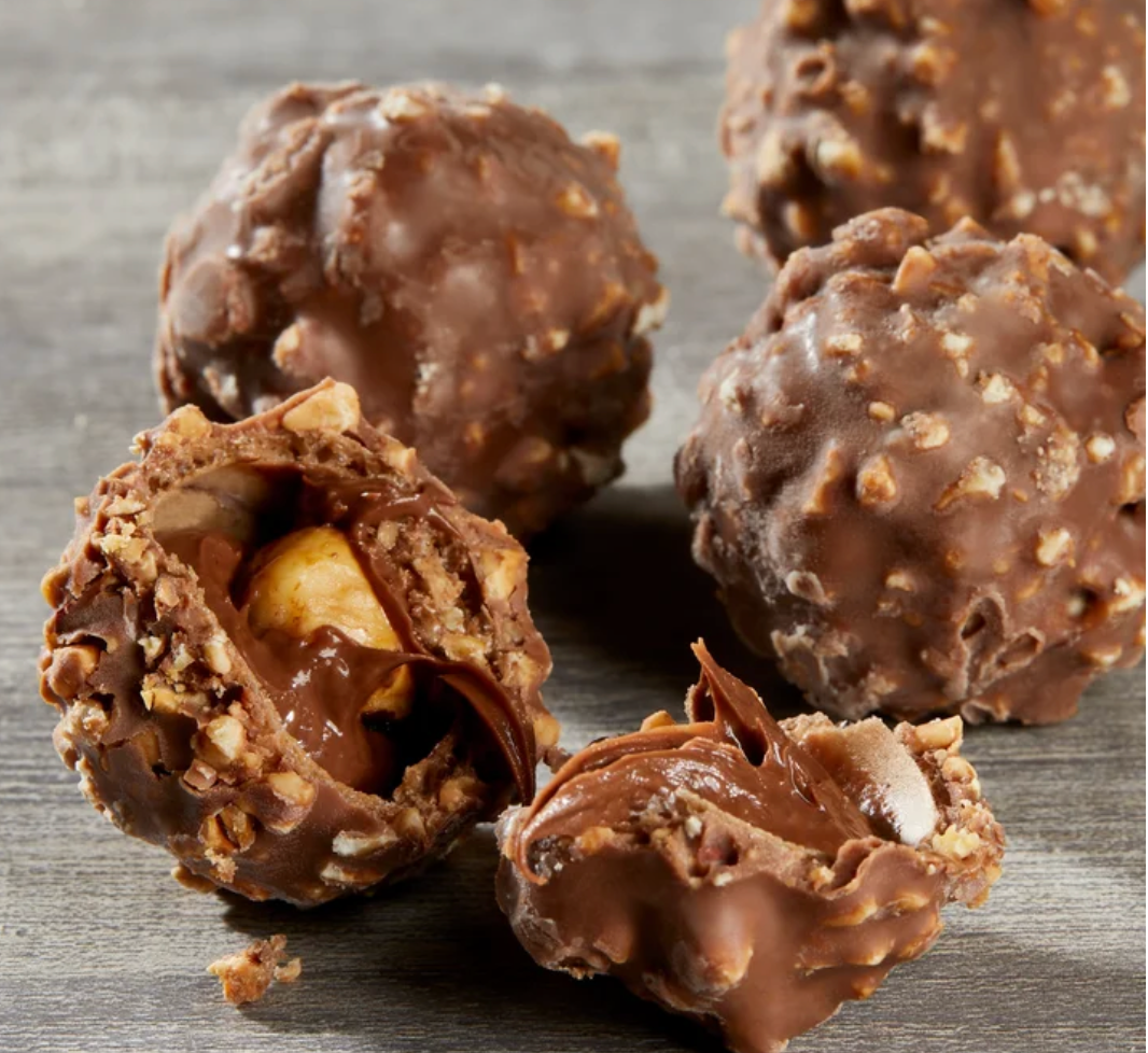Ferrero Rocher, Milk Chocolate Hazelnut Candy, 21.2 oz, 48 Count